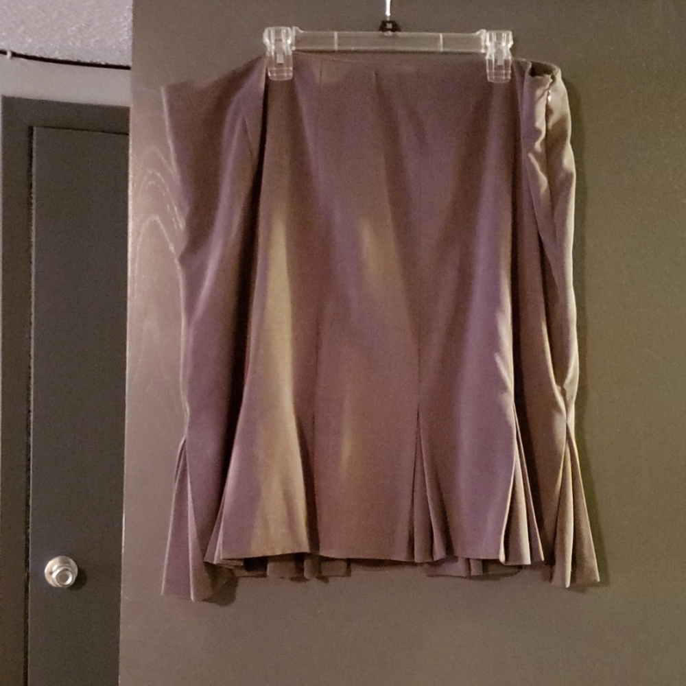 Very cute grey flirty business skirt